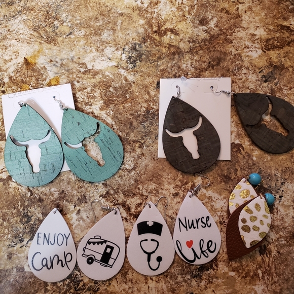 Earings - Picture 3 of 3